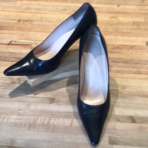 Saks Fifth Avenue Black Leather Pointed Toe Heels Size 8 B - Picture 1 of 12